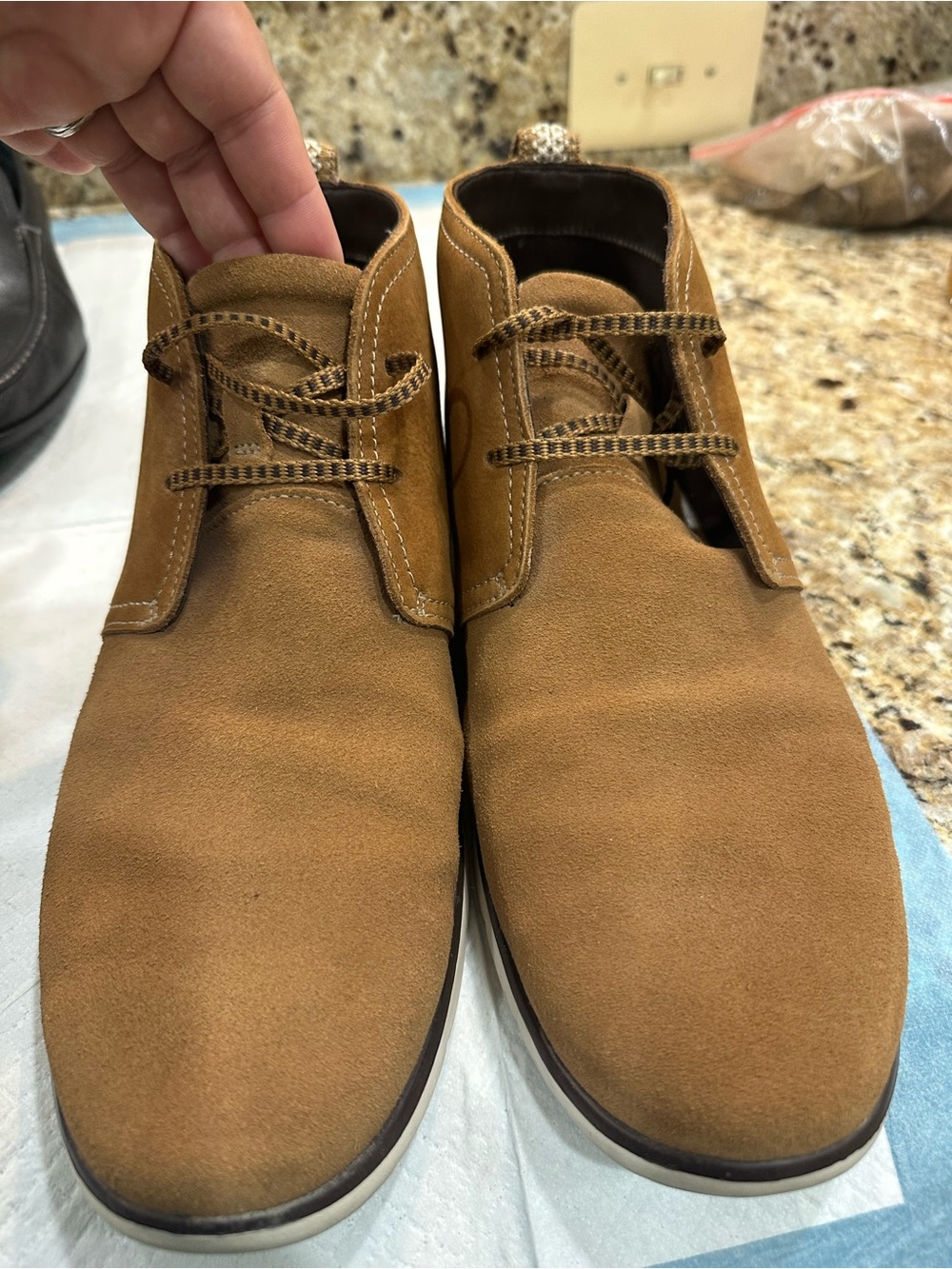 UGG Men's Chukka Boots in Tan Suede